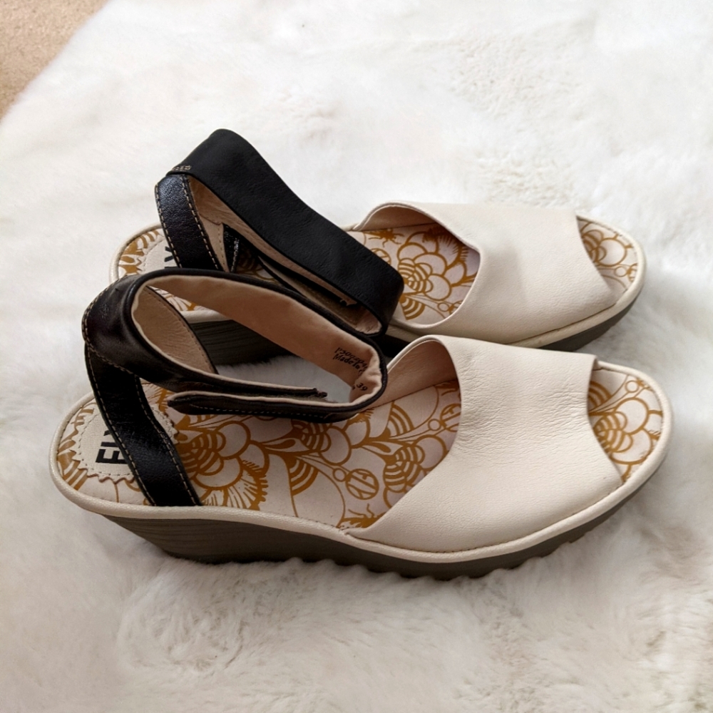 FLY London Sandals size 39
